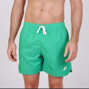 Nike Men's Green swim/athletic Shorts NWT Sz XL lined with pockets